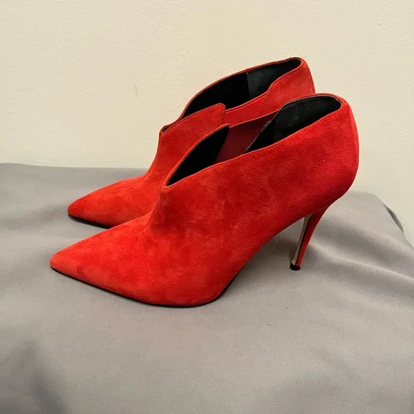 Guess Ondrea red suede ankle toe boot size 8 - Picture 2 of 16